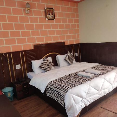 Hotel Deepraj, Kausani Exterior foto
