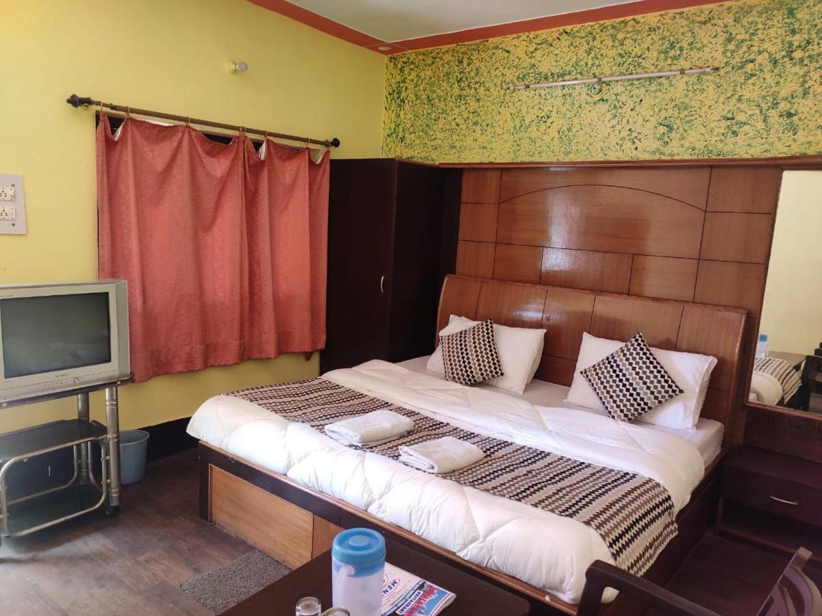 Hotel Deepraj, Kausani Exterior foto